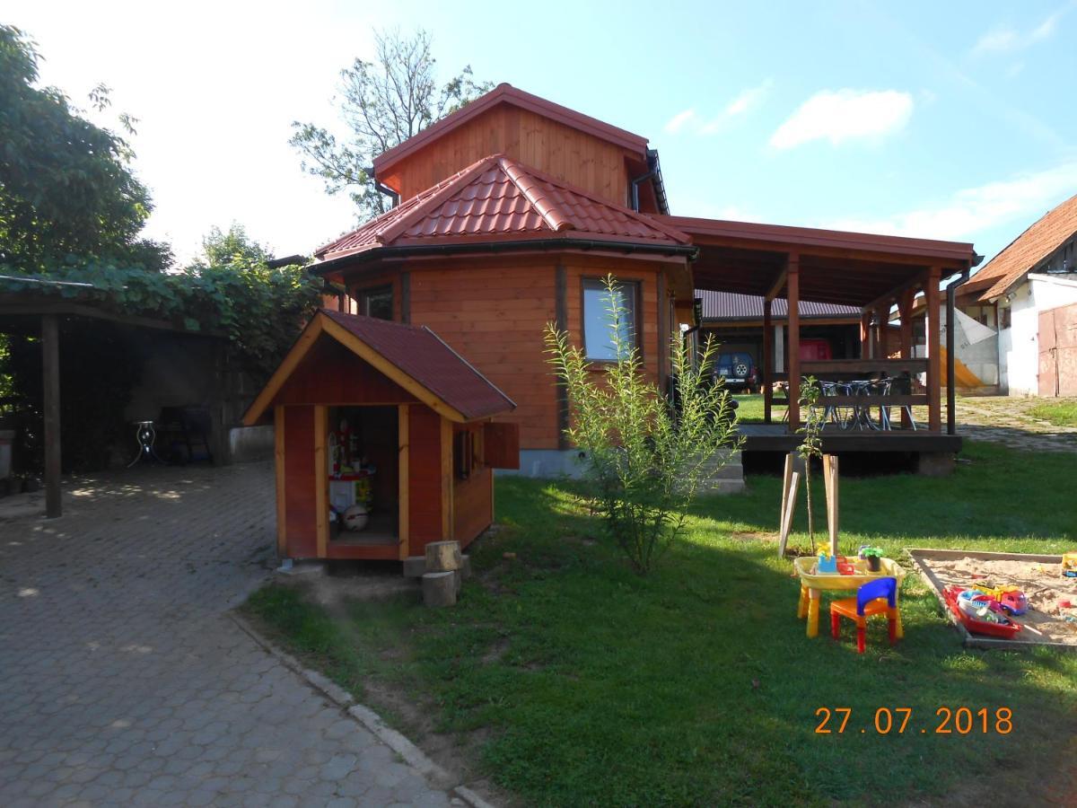 Domek Bialojany Exterior foto